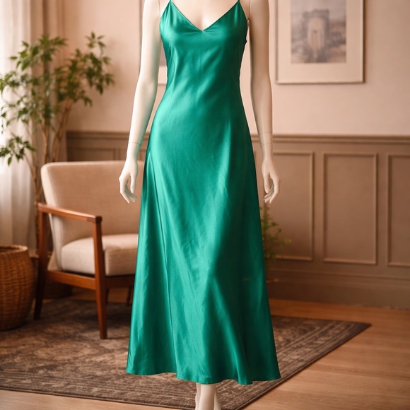 Victoria's Secret Other - vintage Victoria's Secret 100% silk Victorian Romantic slip dress